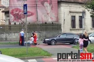 FOTO/VIDEO. Accident lângă Liceul Economic. Femeie lovită pe trecerea de pietoni