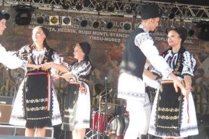 Centenarul tradiţiilor pe Valea Mureşului Superior