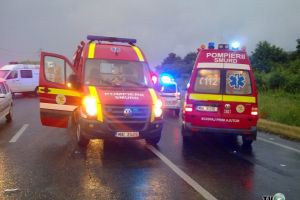 Accident in Comarnic! Doua ambulante SMURD, la fata locului