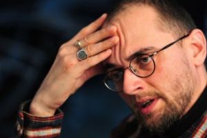 ORESTE şi-a ieşit din MINȚI după AUDIEREA de la DIICOT. Vrea să îi dea în JUDECATĂ pe TOȚI care au spus că se DROGHEAZĂ