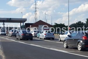 Circulatia rutiera pe sensul catre litoral al autostrazii A2 Bucuresti – Constanta se desfasoara in conditii de aglomeratie in zona statiei de taxare de la Fetesti