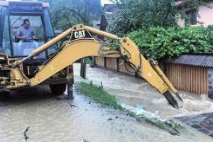 Guvernul aproba 2.405.000 lei pentru inlaturarea efectelor negative ale inundatiilor pe drumurile judetene din Maramures