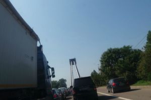 Accident rutier in lant in zona podului de la Agigea. Mai multe masini implicate. Traficul este ingreunat in zona