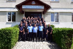 Jandarmi din zece judeţe formaţi la Centrul de Perfecţionare a Pregătirii Cadrelor Jandarmi Gheorgheni