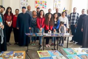 125 de icoane pe sticlă, create în tabăra de la Săpata