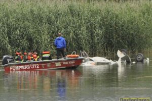 Imagini de la locul prăbuşirii avionului IAR 99 Șoim