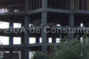 Autorizatia de construire a unor apartamente langa parcul Tabacarie, suspendata: Primarul Municipiului Constanta si Cambela Prod SRL, nemultumiti 