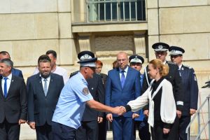 Doi jandarmi băcăuani, decoraţi de ministrul Afacerilor Interne