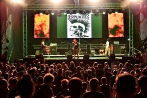 Doua zile punk-rock la Rock la Mures. Concerte de povestit nepotilor si multe surprize la Periam