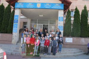 ,,Hai să dăm mână cu mână, hai la Topliţa Română” – şcoala de vacanţă cu elevi din Topliţa şi Republica Moldova