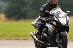 Trei în unu: băut, fără permis, la plimbare cu o motocicletă neînmatriculată