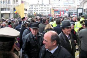 Mai mulţi pleacă decât vin în Argeş…