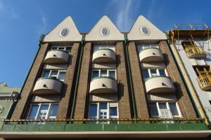 Încă una! Lucrările de reabilitare a casei Róth din strada Vasile Alecsandri au fost finalizate (FOTO)