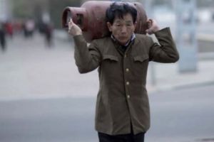 Schimbare de macaz Liderul Coreei de Nord şi-a criticat dur propriul Guvern pentru starea deplorabilă a unor obiective economice