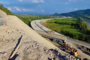 Termen amânat pentru lotul 4