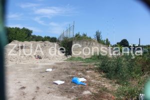 Locuitorii sunt nemultumiti. Politia Locala a amendat Black Sea Design Concept: Pamantul rezultat din sapatura unui imobil de pe Primaverii, depozitat in incinta stadionului de rugby (galerie foto) 