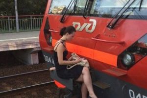 Viaţa în TRENURILE DIN RUSIA. Te poţi uita la imagini NUMAI DACĂ AI FICATUL TARE. Galerie foto