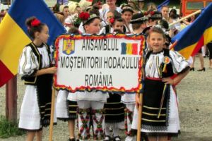 Armonie şi culoare la Festivalul Internaţional de Folclor „Pe Gurghiu în jos şi-n sus”