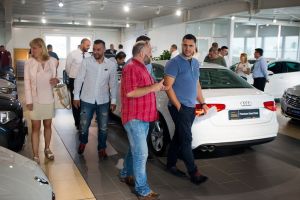 Noul showroom PREMIUM USED CARS oferă automobile rulate premium, cu garanţie, finanţare şi asigurare, din stoc sau la comandă (FOTO)
