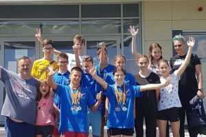 Ştefan Duca şi Anastasia Bako, performerii delegaţiei Crişul Oradea la Campionatul Naţional de înot pentru cadeţi de la Târgovişte