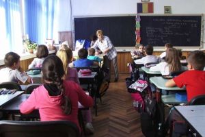 Mai puţin de 42% dintre candidaţii la concursul de titularizare din acest an au luat note peste 7