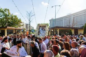 Hramul de vară al Paraclisului Catedralei Mântuirii Neamului. Icoana Maicii Domnului Prodromiţa a fost purtată în procesiune