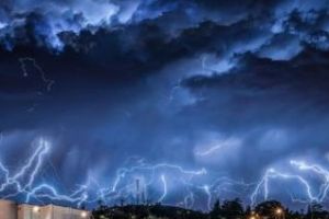 Cod GALBEN de furtuni şi grindină în Cluj. Ce zone sunt vizate