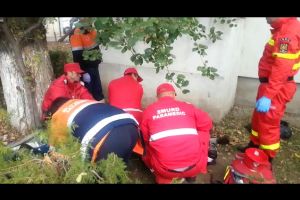 Bărbat mort, după ce a căzut de la etajul patru, pe b-dul Lucian Blaga