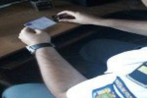 Permis de conducere fals prezentat la control