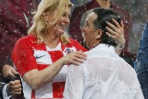 Mesaj DUR al antrenorului croat pentru politicieni: Nu aveţi ce căuta în vestiar. Nu purtaţi tricouri cu însemnele naţionalei