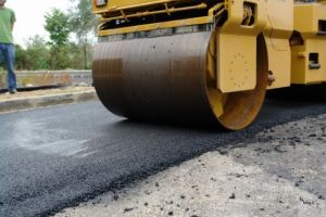 Atentie, soferi! Se asfalteaza doua strazi din cartierul Bereasca