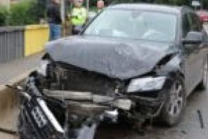 Ghinioanele se ţin lanţ de şeful din cadrul APIA Caraş-Severin. Răzvan Mihăilescu, implicat într-un accident în centrul Reşiţei!