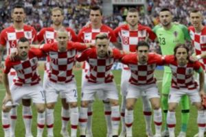 Un ONG anti-rasism din Paris a ATACAT echipa Croaţiei spunând că este „PREA ALBĂ”, lăudând în schimb echipa Frantei: „Este multicoloră şi multietnică” 