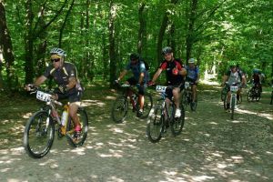 Aproape 200 de participanţi la ediţia din acest an a concursului de ciclism montan din Bihor, 