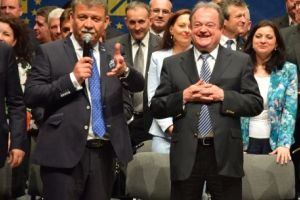 Mircea Hava, în prima linie, alături de Emil Boc, la şedinţa convocată de Vasile Blaga. Liderul PNL, Ludovic Orban, neinvitat