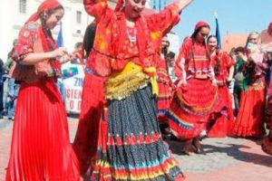 Primăria ROMEI: RROMII care pleacă acasă, în România, primesc 3.000 de euro ca să nu se mai întoarcă!