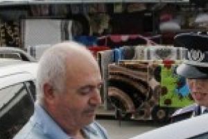 Politistii ii sfatuiesc pe cetateni cum sa previna furtul de componente exterioare ale autovehiculelor