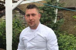 ”Eroul cu făcăleţ” va fi primul român premiat de Regina Marii Britanii 