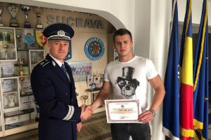 Un poliţist sucevean a luat locul I la două probe de înot