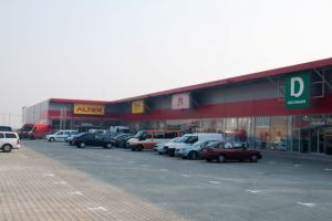 Spargere ca în filme la magazinul Altex din Alba Iulia. Hoţii au furat bunuri de aproape 30.000 de euro