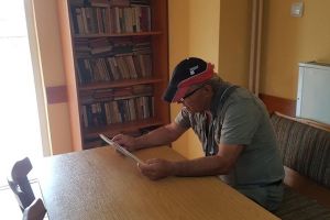 FOTO. Spaţiu de lectură amenajat pentru persoanele fără adăpost, la Satu Mare