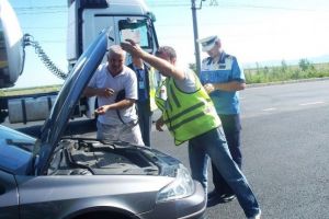 Controale în forţă făcute de Poliţie şi RAR. Amenzi la foc automat