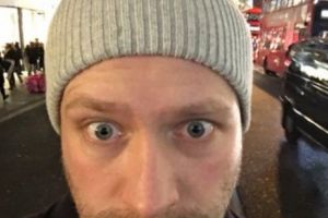 Reacţia unui englez care a mâncat savarine de la un roman