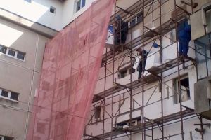 Reabilitarea termică a blocurilor: Guvernul a decis să reducă partea de finanţare de la bugetul de stat