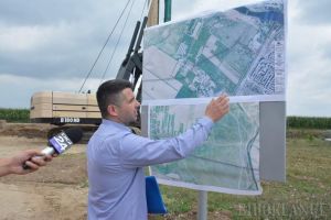 Mai repede! Drumul de Sântandrei peste câmpuri ar putea fi dat în folosinţă în luna noiembrie (FOTO)