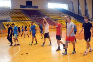 Handbal/ Liga Zimbrilor: Cantonament la Piatra Neamţ