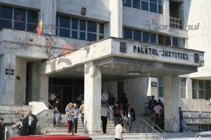 Judecătorii au intrat în vacanţă