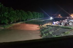 Joi noapte: Lucrările de supraînălţare a Digului Bârnat