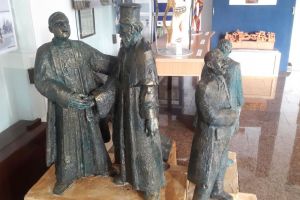 Opt lucrări pentru grupul statuar din Piaţa Unirii. CL va alege. Iată machetele