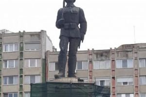 Încep lucrările de reabilitare la Statuia Ostaşului Român, din Sfântu Gheorghe